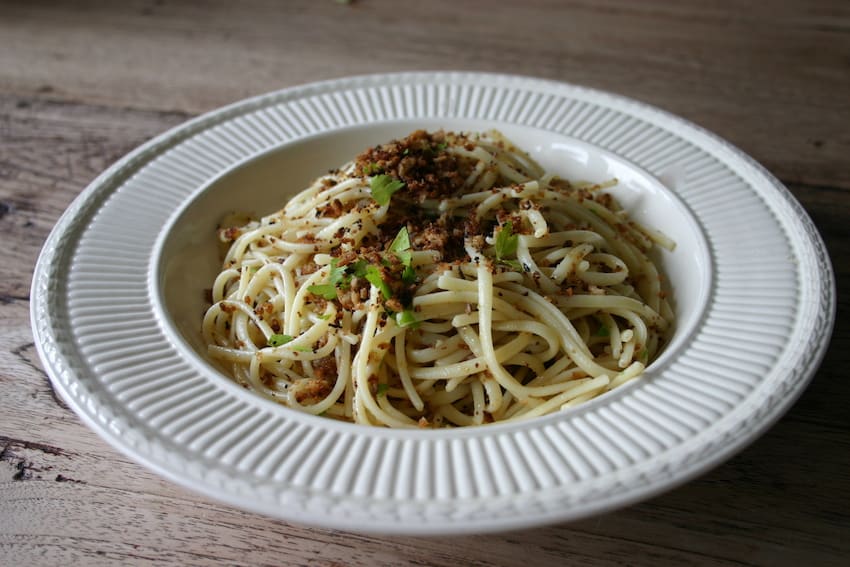 Spaghettini with Lemon, Garlic & Breadcrumbs – Nigella Lawson