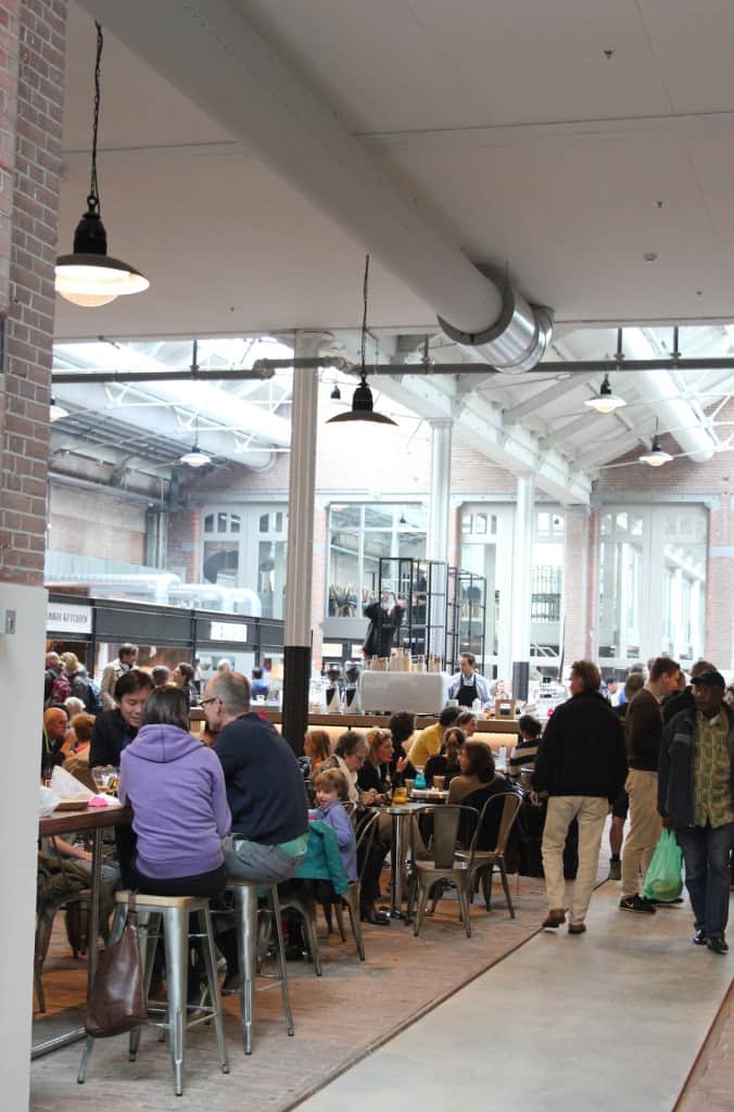 De Foodhallen Amsterdam bezoekers