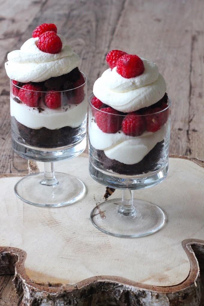 Framboos kladdkaka cheesecake trifle | ENJOY! The Good Life